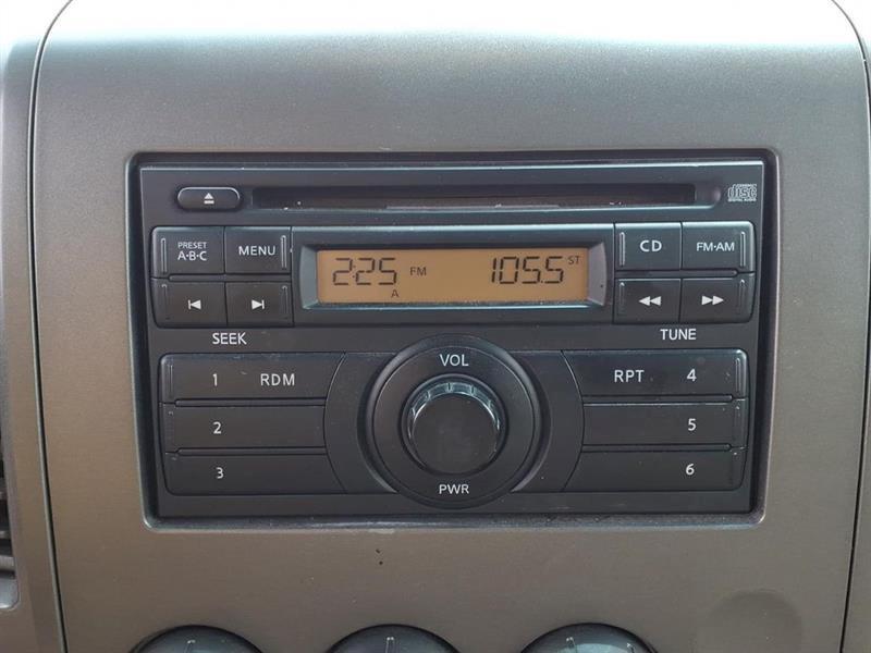 Nissan Titan XE Crew Cab 4WD SWB 2009