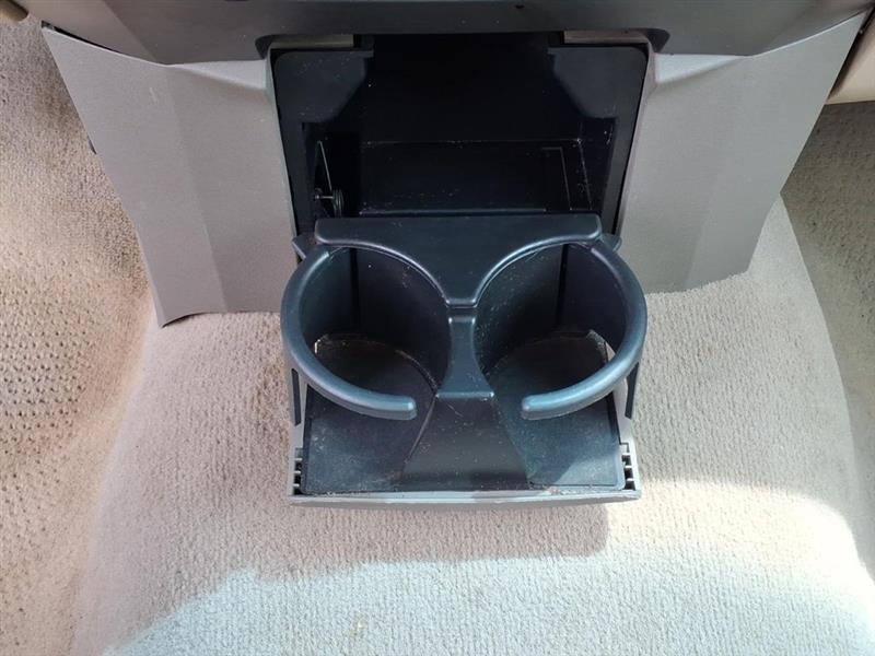 Nissan Titan XE Crew Cab 4WD SWB 2009