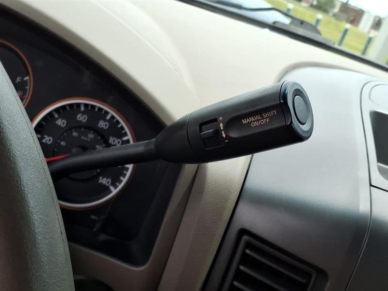 Nissan Titan XE Crew Cab 4WD SWB 2009