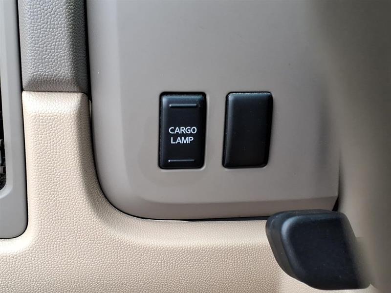 Nissan Titan XE Crew Cab 4WD SWB 2009