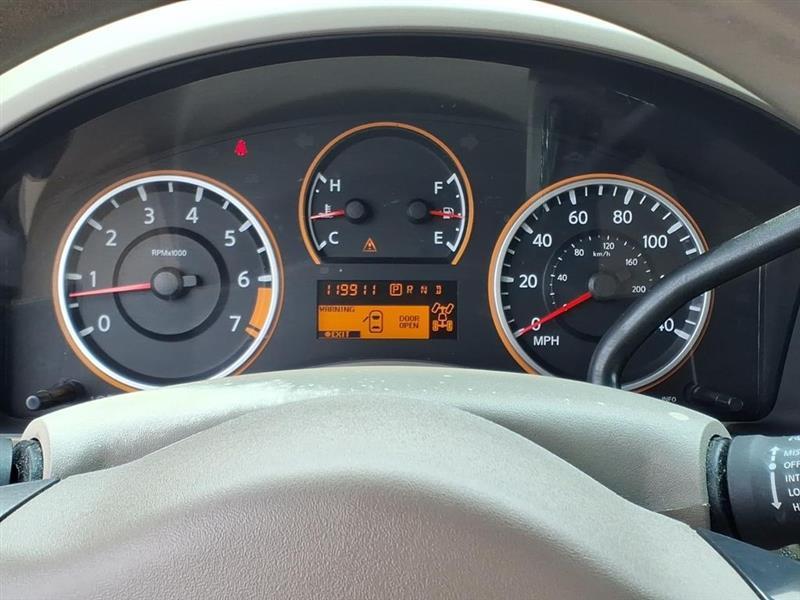 Nissan Titan XE Crew Cab 4WD SWB 2009