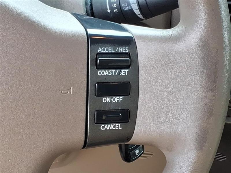 Nissan Titan XE Crew Cab 4WD SWB 2009