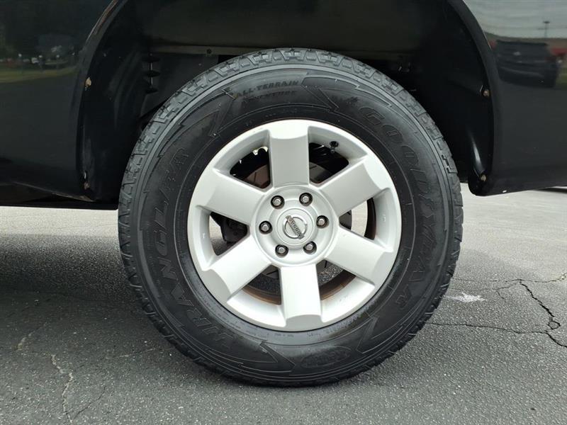 Nissan Titan XE Crew Cab 4WD SWB 2009