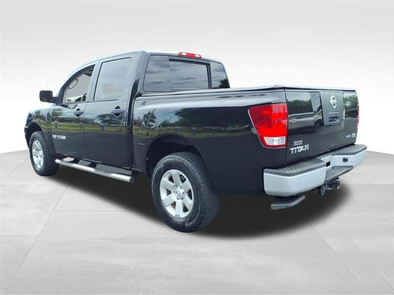 Nissan Titan XE Crew Cab 4WD SWB 2009