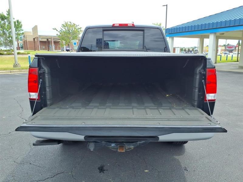 Nissan Titan XE Crew Cab 4WD SWB 2009