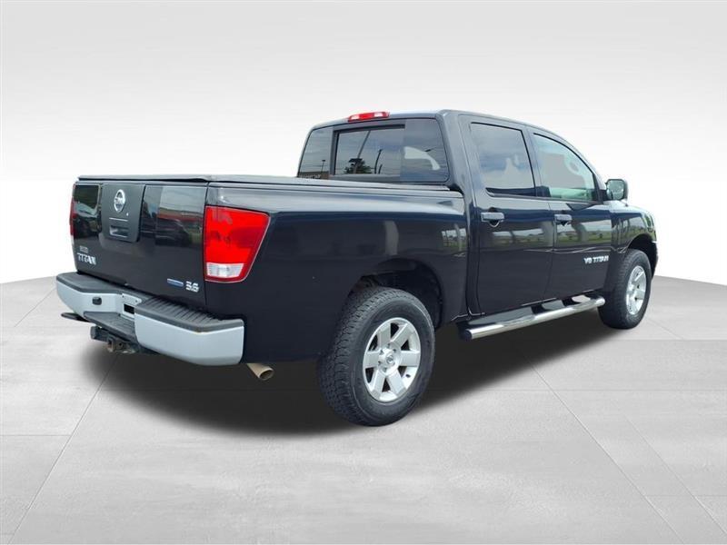 Nissan Titan XE Crew Cab 4WD SWB 2009