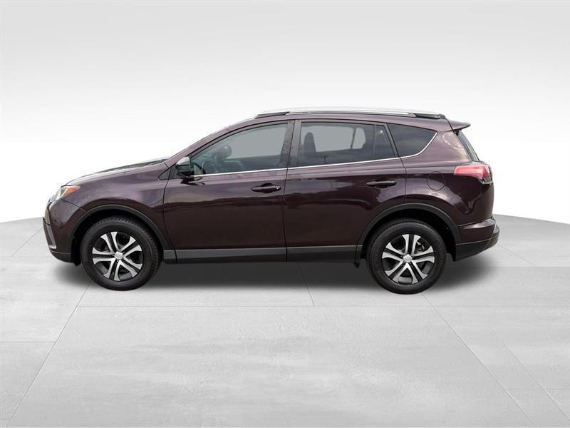 Toyota RAV4 LE FWD 2018