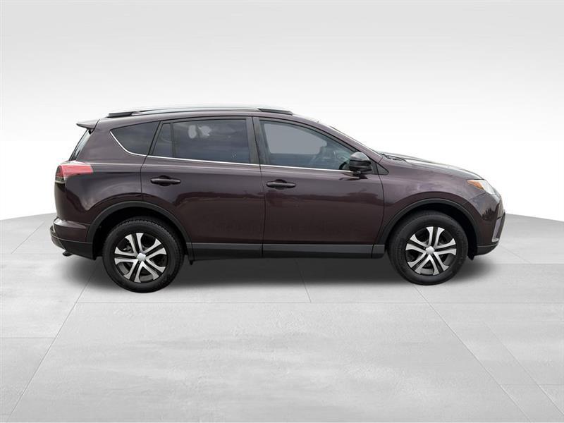 Toyota RAV4 LE FWD 2018