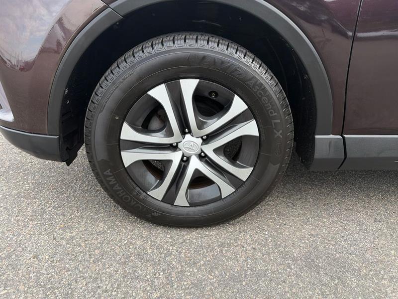 Toyota RAV4 LE FWD 2018