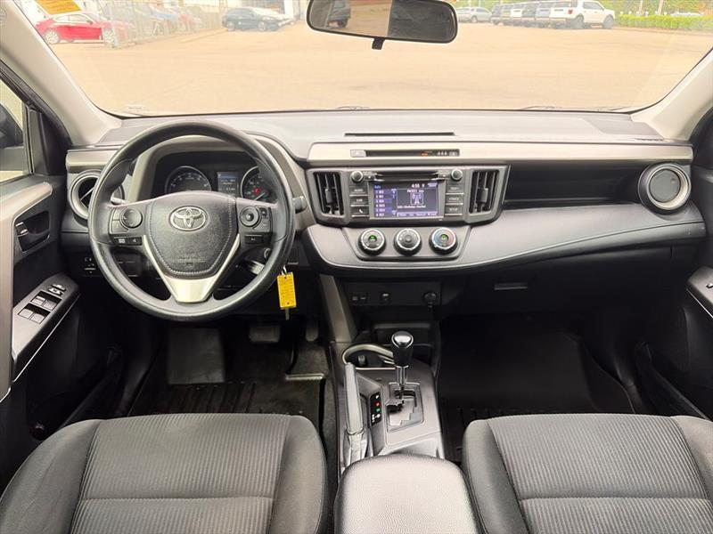 Toyota RAV4 LE FWD 2018