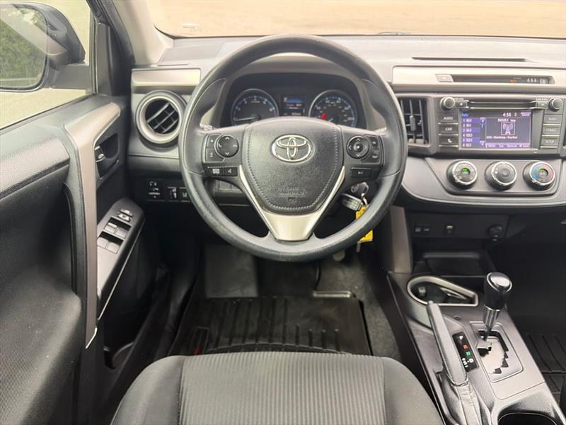 Toyota RAV4 LE FWD 2018