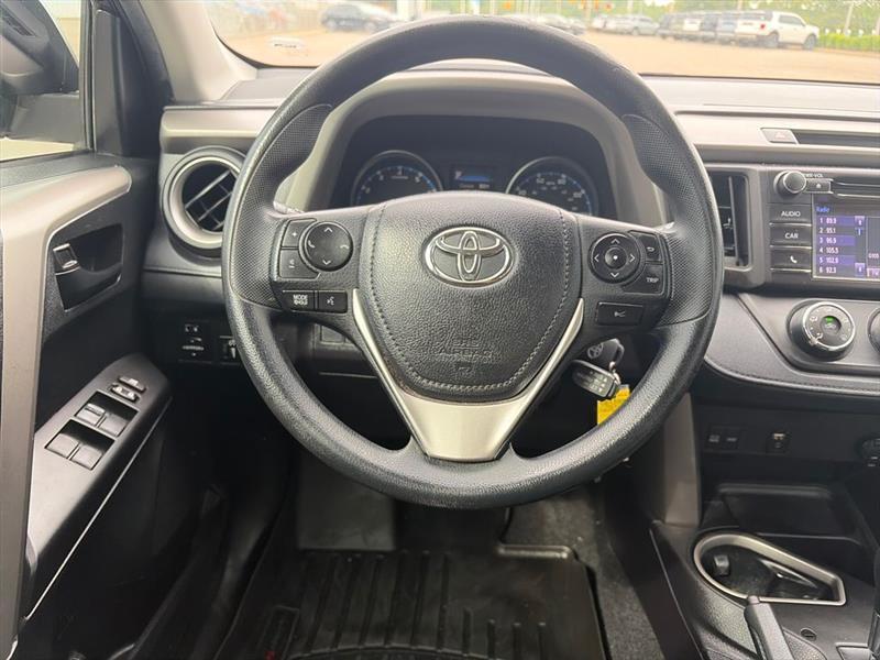 Toyota RAV4 LE FWD 2018