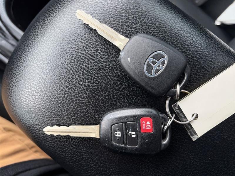 Toyota RAV4 LE FWD 2018