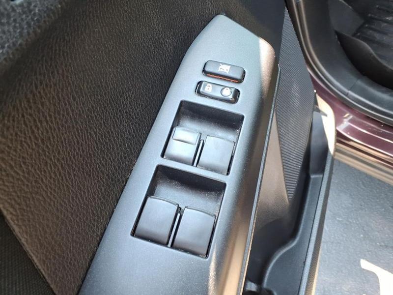 Toyota RAV4 LE FWD 2018