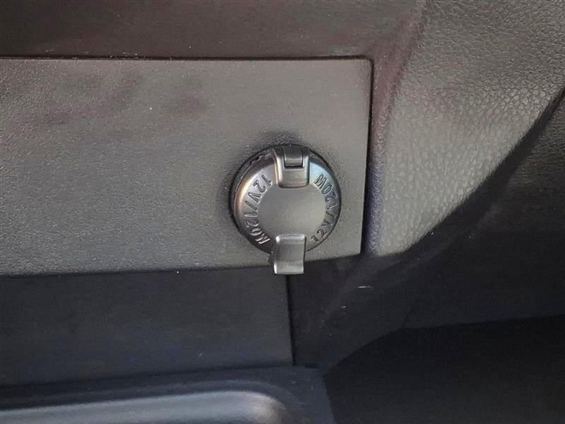Toyota RAV4 LE FWD 2018