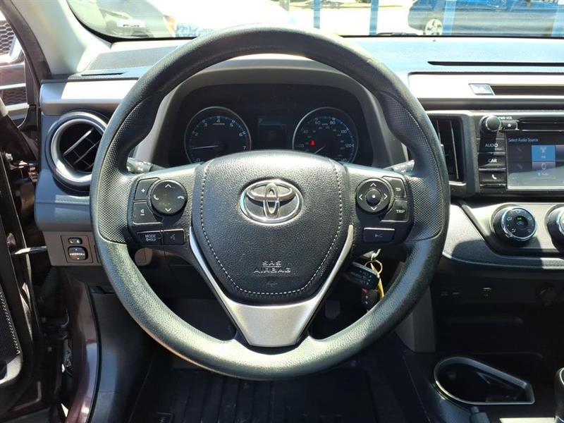 Toyota RAV4 LE FWD 2018