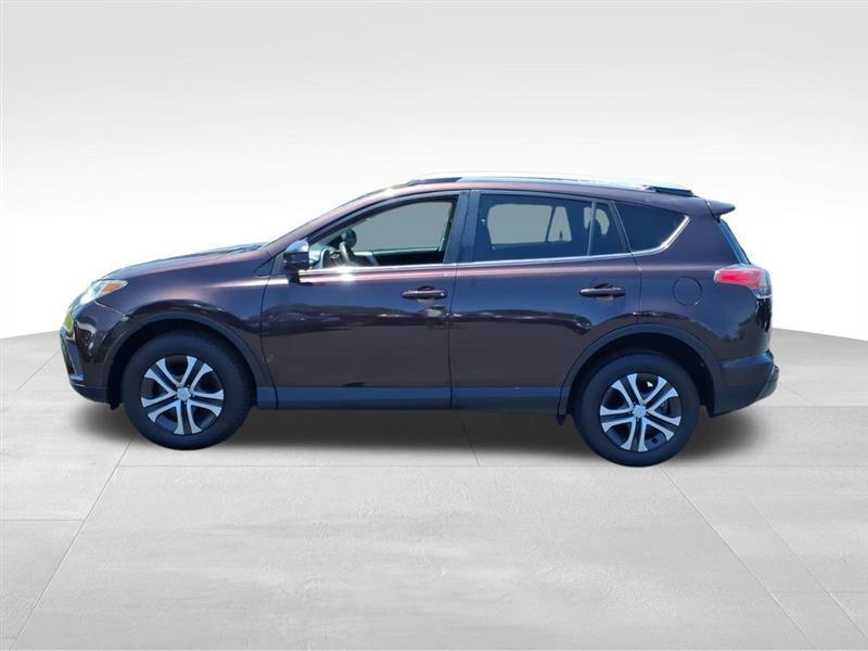 Toyota RAV4 LE FWD 2018
