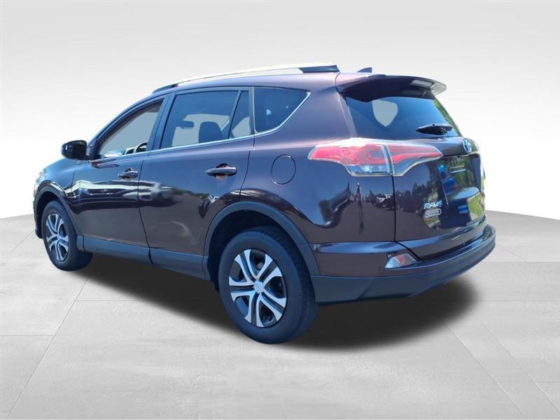 Toyota RAV4 LE FWD 2018