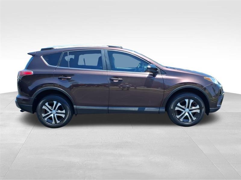 Toyota RAV4 LE FWD 2018