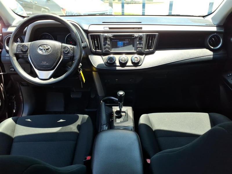 Toyota RAV4 LE FWD 2018
