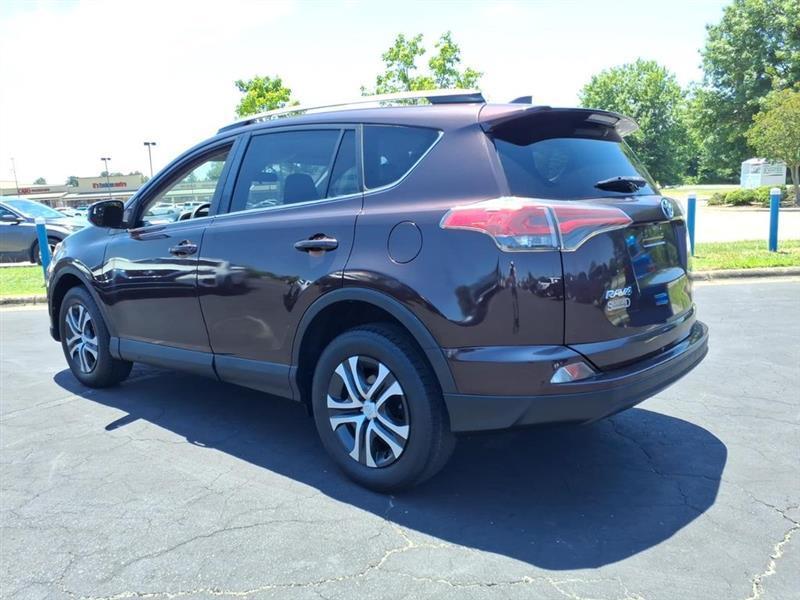 Toyota RAV4 LE FWD 2018