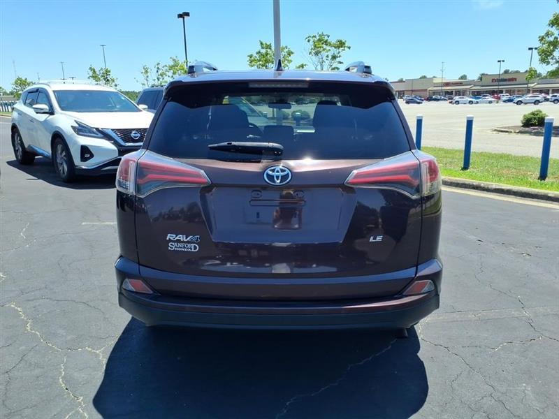 Toyota RAV4 LE FWD 2018