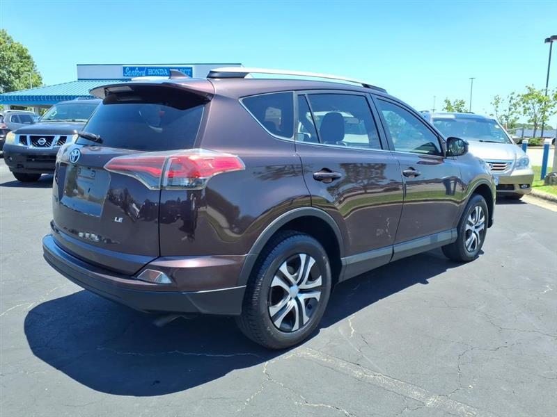 Toyota RAV4 LE FWD 2018