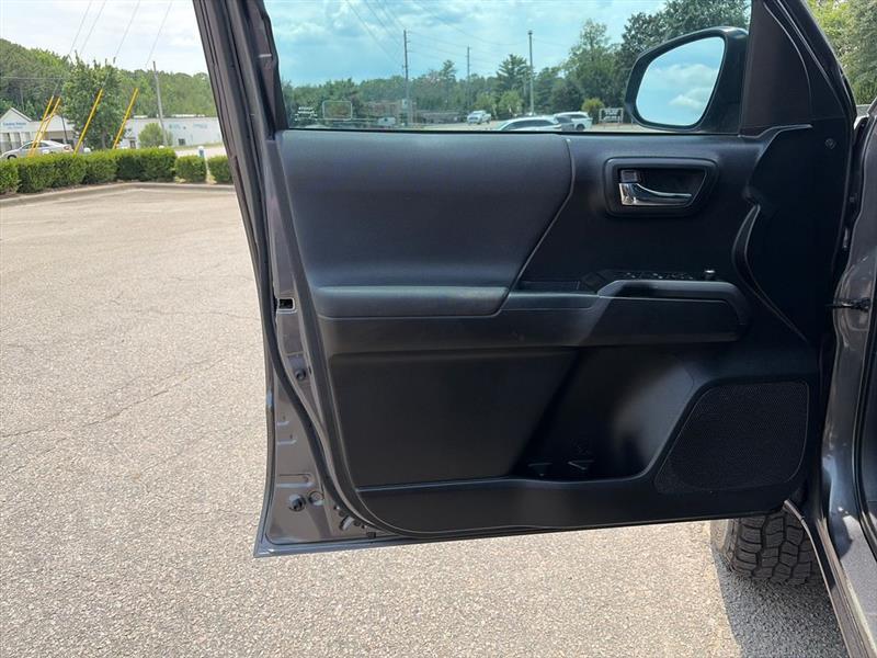 Toyota Tacoma SR5 Double Cab Long Bed V6 6AT 4WD 2017