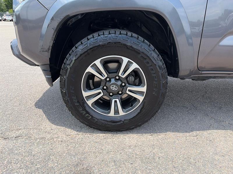 Toyota Tacoma SR5 Double Cab Long Bed V6 6AT 4WD 2017