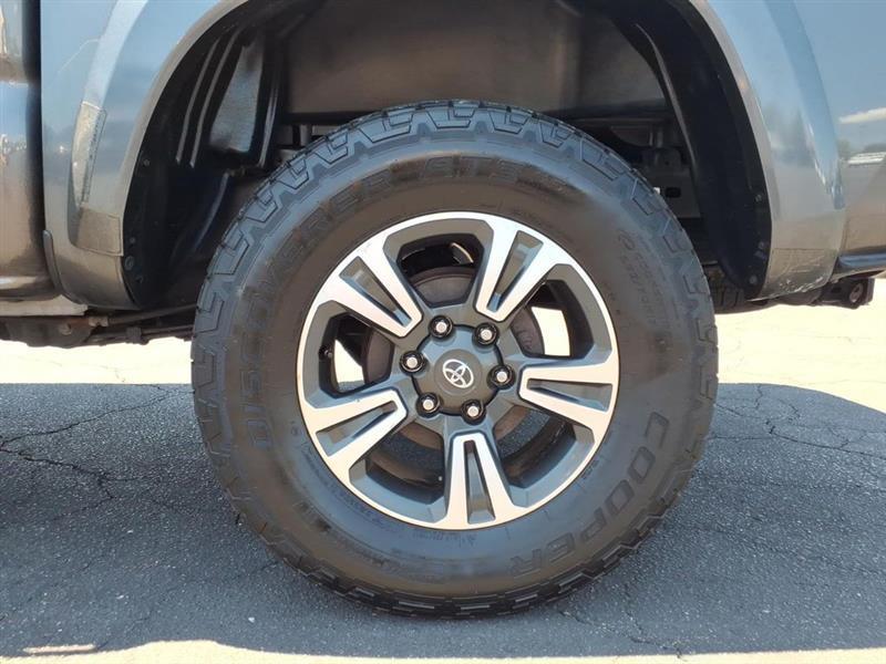 Toyota Tacoma SR5 Double Cab Long Bed V6 6AT 4WD 2017