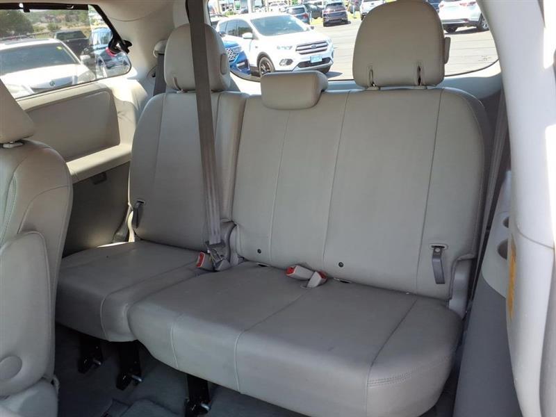 Toyota Sienna Limited AWD 7-Passenger V6 2014