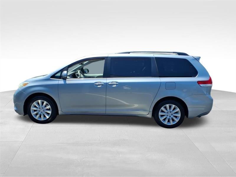 Toyota Sienna Limited AWD 7-Passenger V6 2014