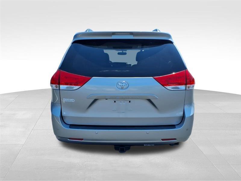 Toyota Sienna Limited AWD 7-Passenger V6 2014