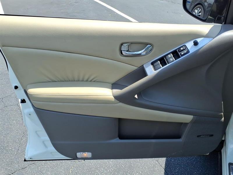 Nissan Murano SL AWD 2010