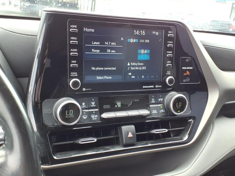 Toyota Highlander LE AWD V6 2022