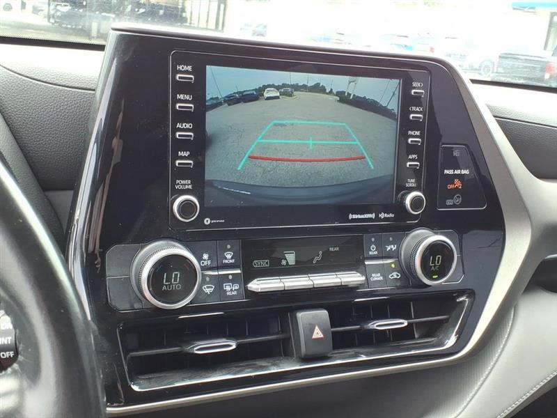 Toyota Highlander LE AWD V6 2022