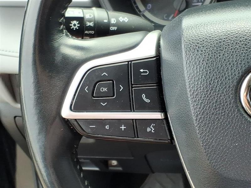 Toyota Highlander LE AWD V6 2022