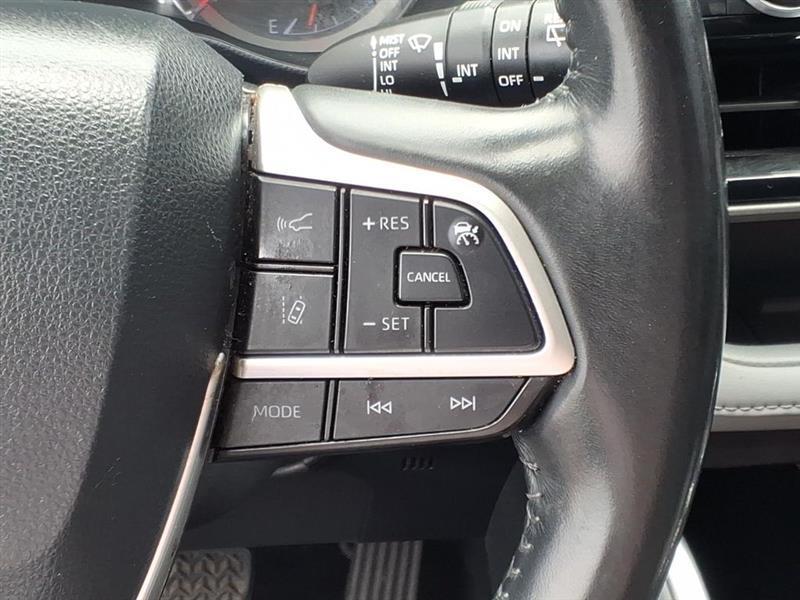 Toyota Highlander LE AWD V6 2022