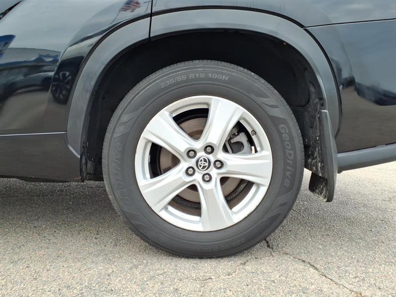 Toyota Highlander LE AWD V6 2022