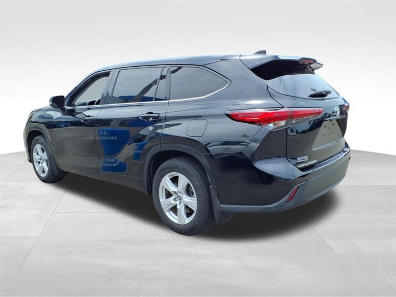 Toyota Highlander LE AWD V6 2022