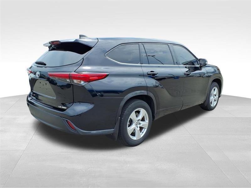 Toyota Highlander LE AWD V6 2022