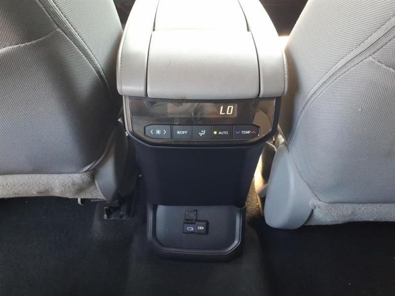 Toyota Highlander LE AWD V6 2022