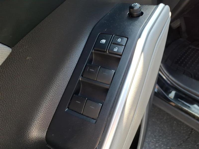 Toyota Highlander LE AWD V6 2022