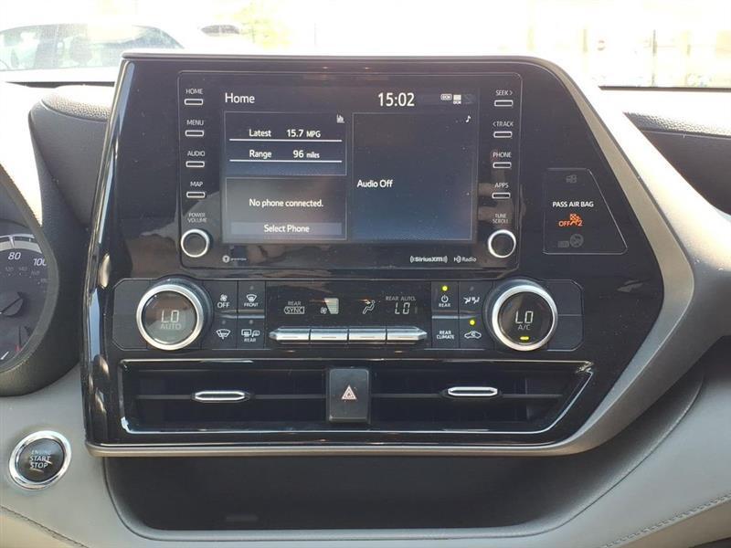 Toyota Highlander LE AWD V6 2022
