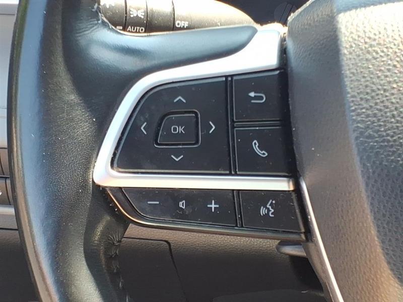 Toyota Highlander LE AWD V6 2022