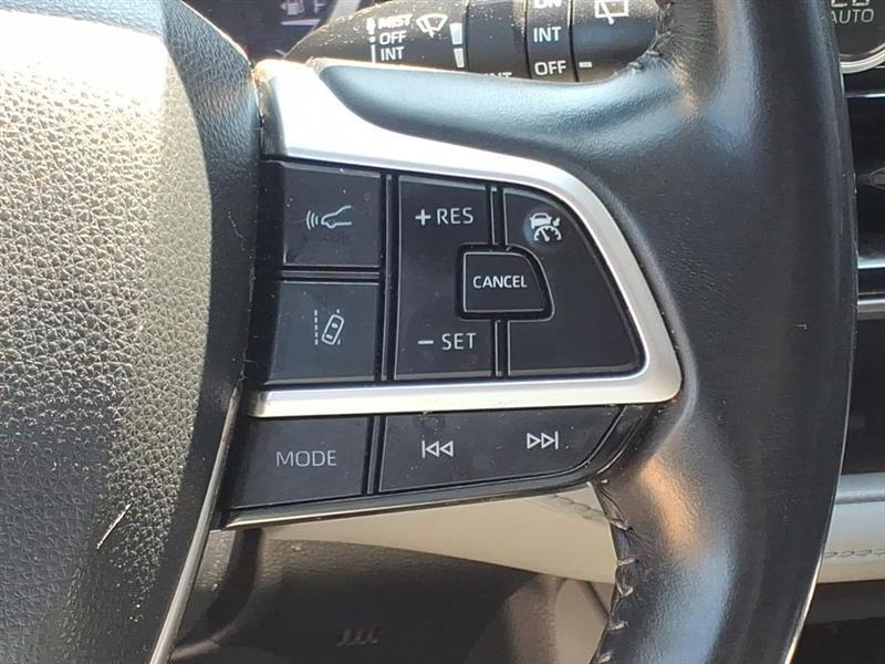 Toyota Highlander LE AWD V6 2022