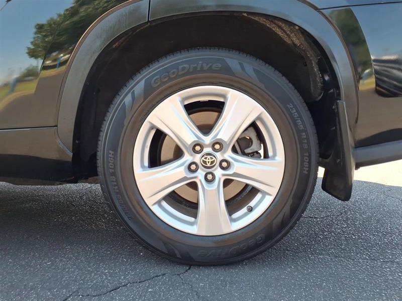 Toyota Highlander LE AWD V6 2022