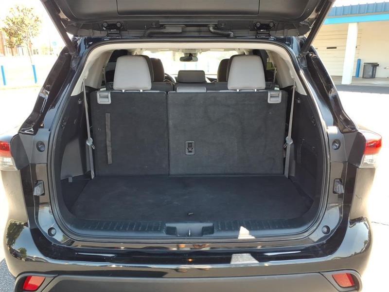 Toyota Highlander LE AWD V6 2022