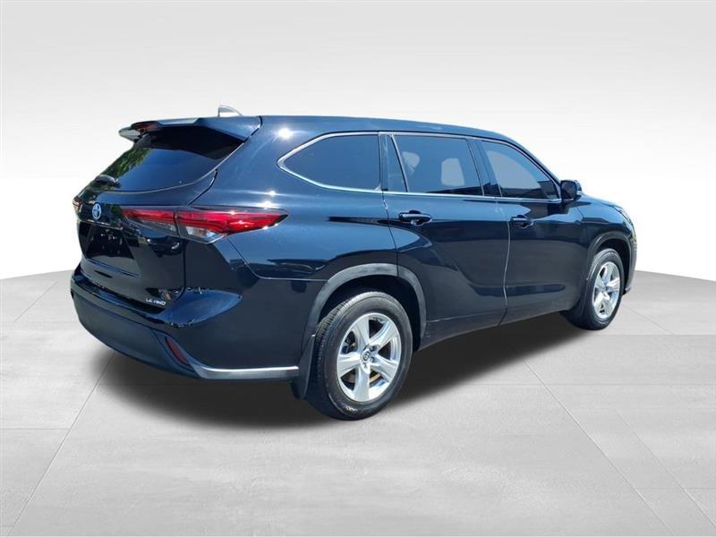 Toyota Highlander LE AWD V6 2022