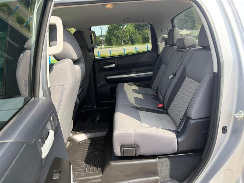 Toyota Tundra SR5 5.7L V8 FFV CrewMax 2WD 2016